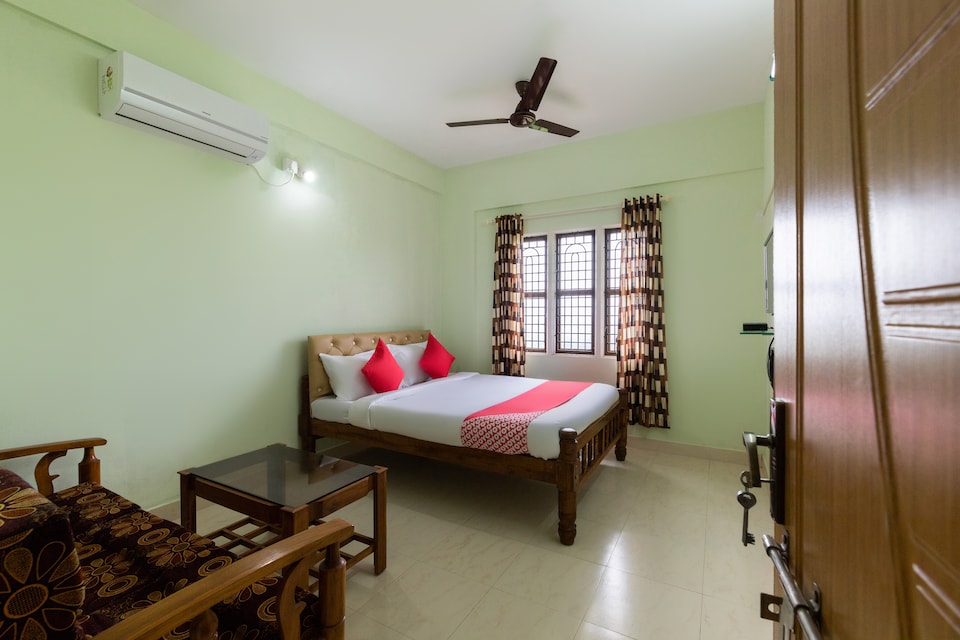 OYO 47086 Mount Carmel Elite, Bendoorwell Mangalore, Mangalore