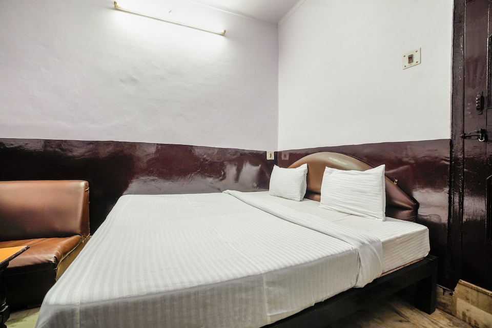 SPOT ON 47116 Hotel Grand Jagdish , Tikonia Haldwani, Haldwani