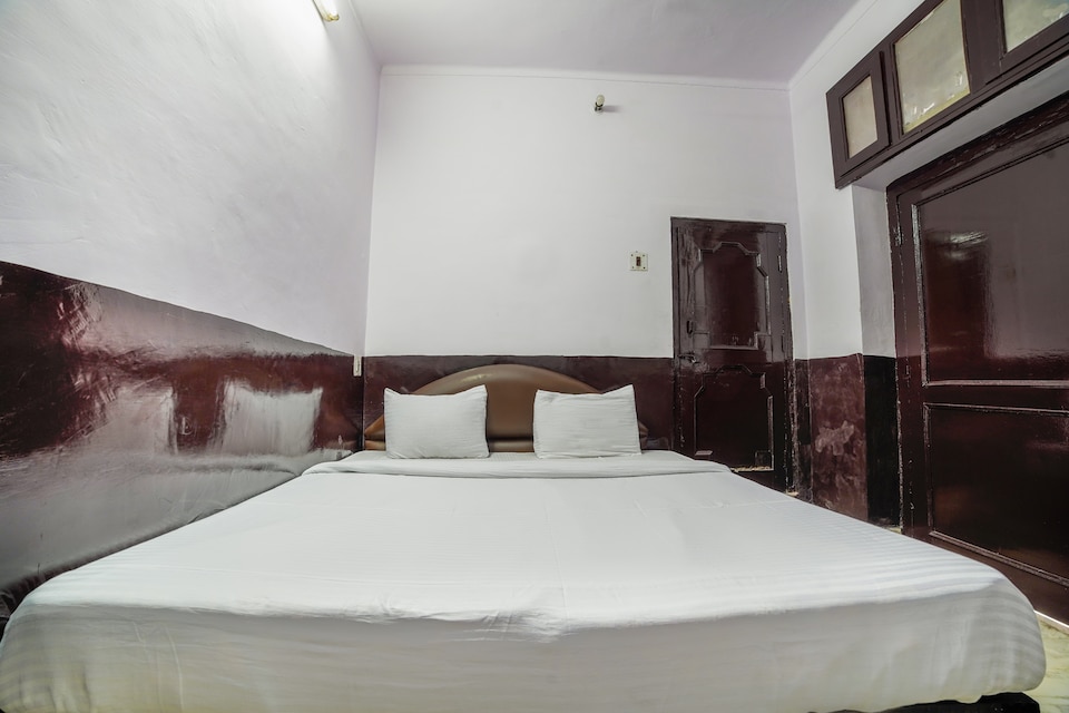 SPOT ON 47116 Hotel Grand Jagdish , Tikonia Haldwani, Haldwani