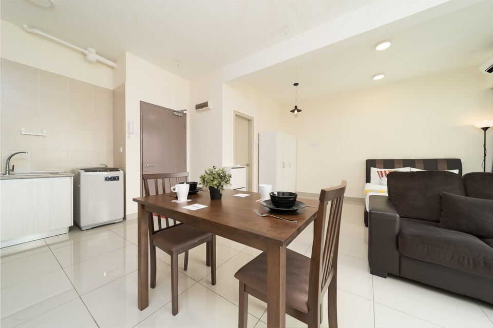 OYO Home 44057 Merry Studio Flexis One South, Seri Kembangan, Seri Kembangan