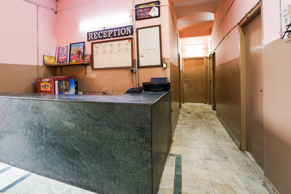 SPOT ON Pummy Lodge Near Lumbini Park, Begumpet-II, Hyderabad