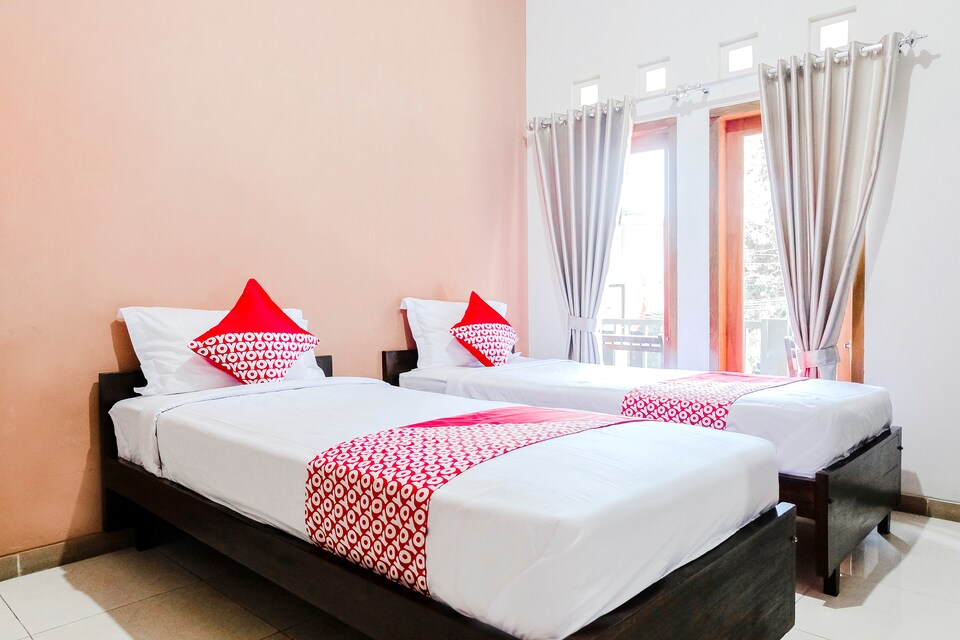 OYO 1306 Kraton Mas Family Residence, Pacitan, Pacitan