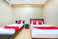 OYO 44058 Motel Sre Bayam