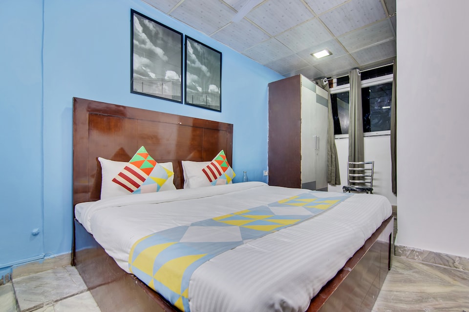 OYO Elegant Stay Lajpat Nagar Near Lotus Temple, Lajpat Nagar Delhi, Delhi