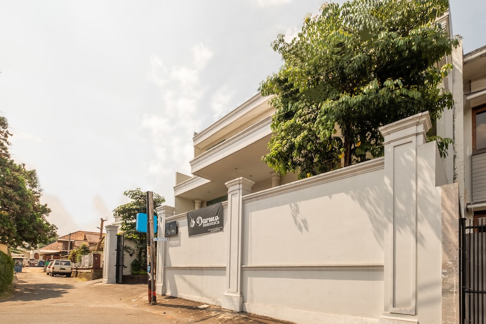 OYO Flagship 1308 Darmo Residence, Pasteur, Bandung
