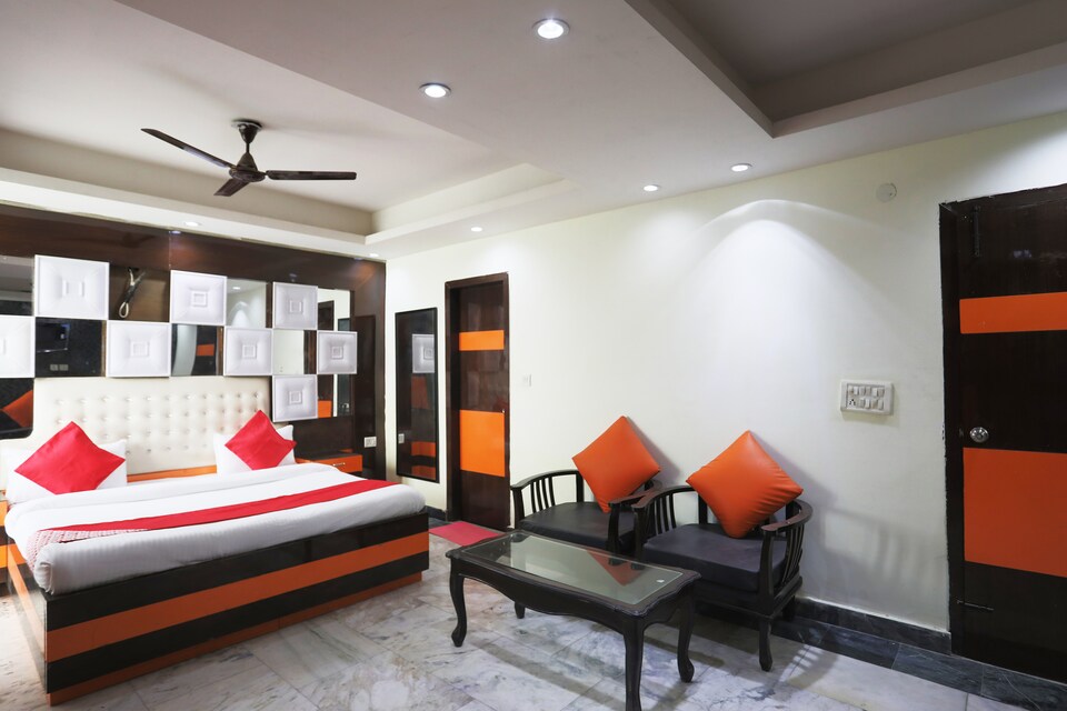 OYO 47160 Shah's Aarna Vatika, G L A University Vrindavan, Vrindavan