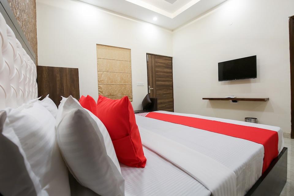 OYO Hotel Prime, Zirakpur, Zirakpur