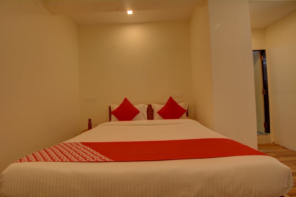 OYO Flagship 47178 Pakko Inn, Viman Nagar, Pune
