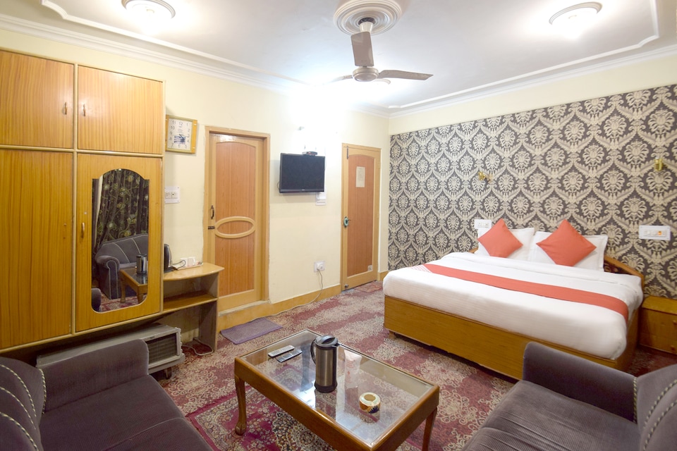 OYO Flagship 4694 Hotel City Plaza, Dalgate Srinagar, Srinagar
