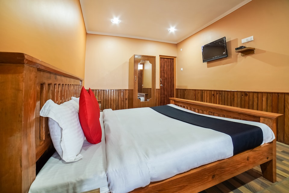 Capital O 47240 Hotel Blossom Resort, Kausani, Kausani