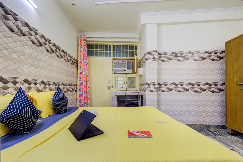 OYO LIFE NOD695 Near Amity University, Noida City, Noida