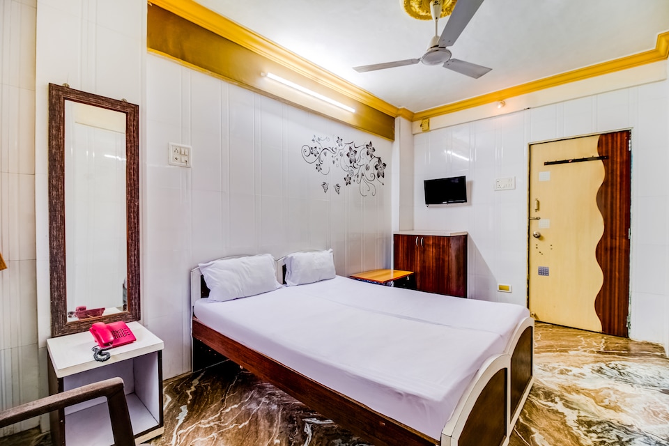 SPOT ON 47276 Hotel Vakratund, Mangaon, Mangaon