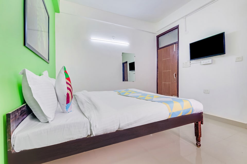 OYO 47295 Decent Spacious Iskon Temple, Faridabad, Faridabad