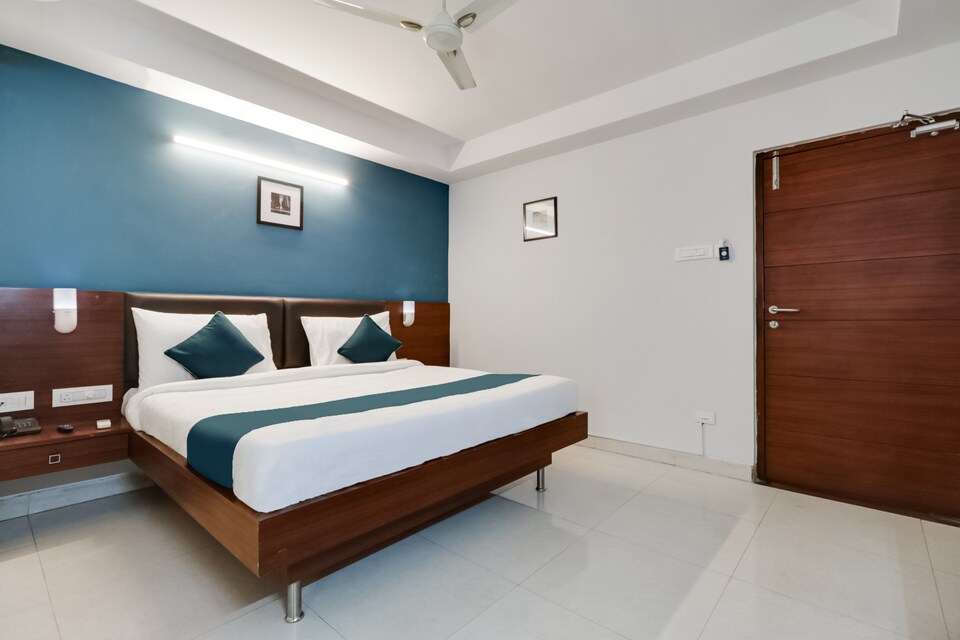 SilverKey Executive Stays 47300 Hotel Stay Inn Maharani Peta, Beach Side Visakhapatnam, Visakhapatnam