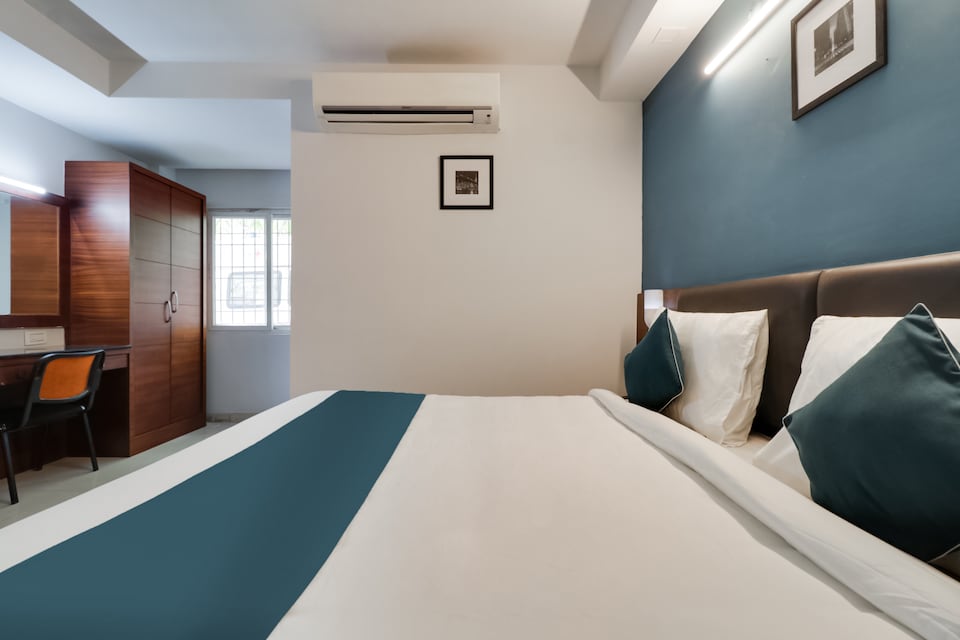 SilverKey Executive Stays 47300 Hotel Stay Inn Maharani Peta, Beach Side Visakhapatnam, Visakhapatnam