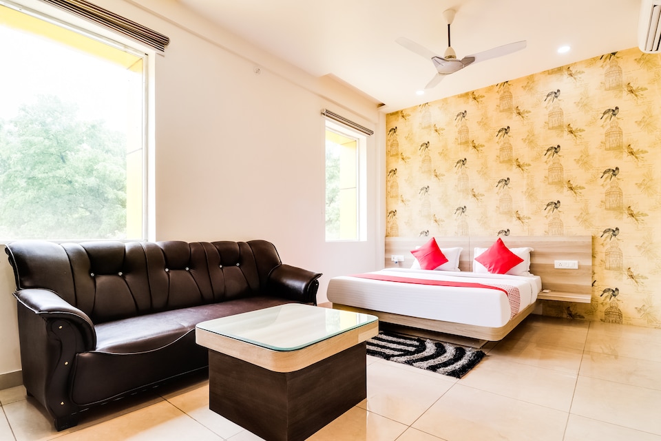 OYO 47305 Hotel Rishabh& Banquet, Hardoi, Hardoi