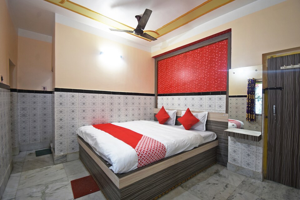 OYO 47320 Kalpana Lodge, Tarapith, Tarapith