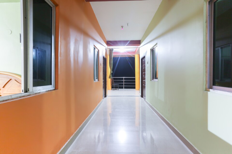 OYO 47328 Hotel Rajhans, CT Road Puri, पुरी