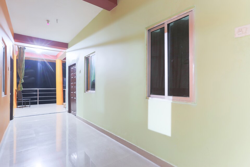 OYO 47328 Hotel Rajhans, CT Road Puri, पुरी