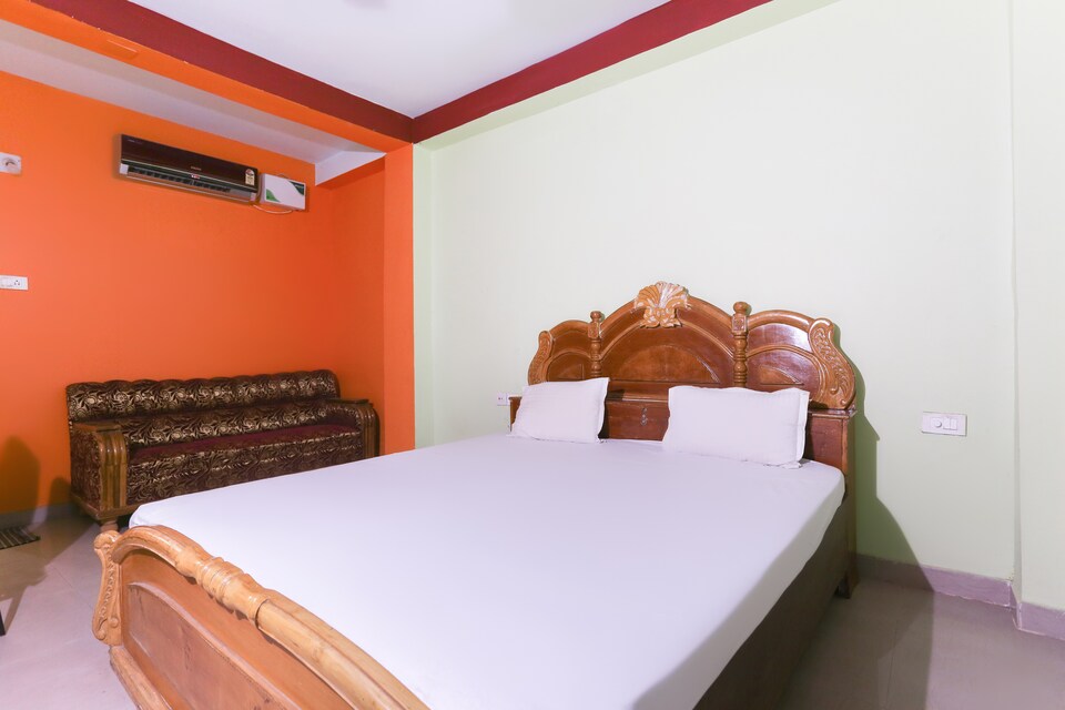 OYO 47328 Hotel Rajhans, CT Road Puri, Puri