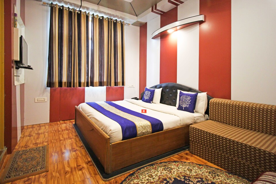 OYO 4700 Al Zahoor Inn, Rajbagh Srinagar, Srinagar