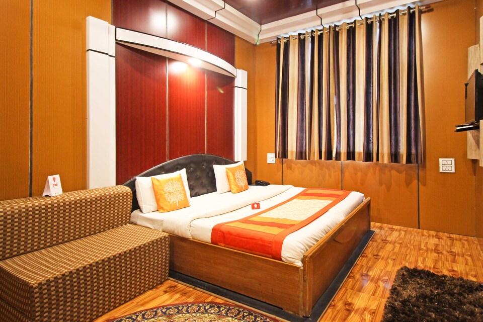 OYO 4700 Al Zahoor Inn, Rajbagh Srinagar, Srinagar