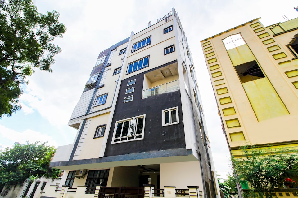 OYO Home 47339 Comfortable Stays, Himayatnagar-Kachiguda, Hyderabad