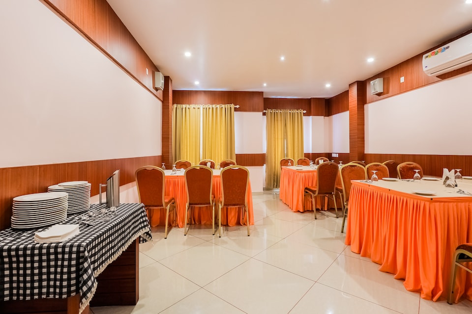 Capital O 47340 Aruna Tourist Home, Perumbavoor, Kochi