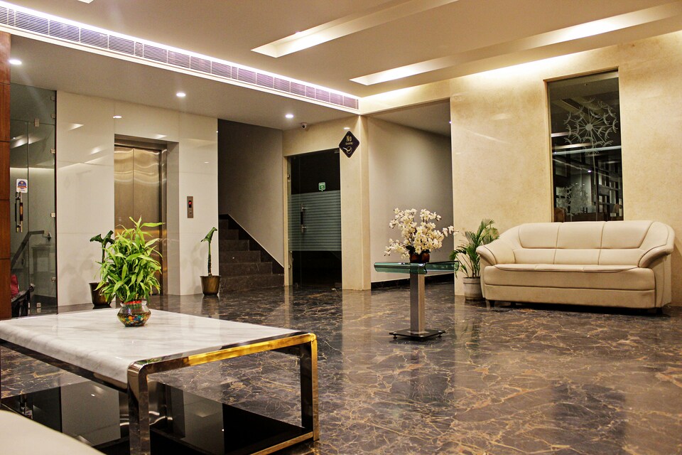 OYO 766 Hotel Dazzle, Fatehabad Road, Agra