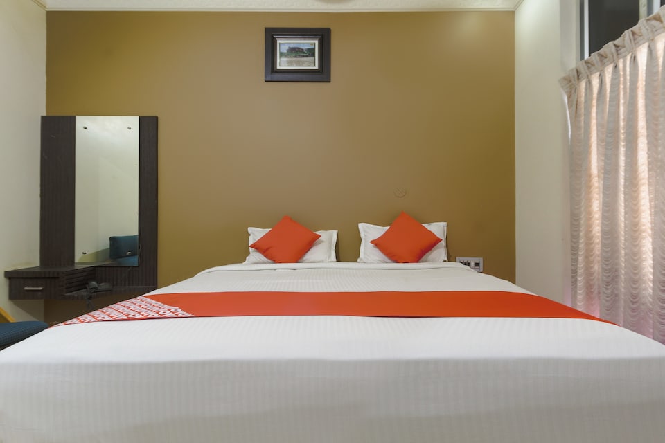 OYO 47369 Mookambika Deluxe, Gadag, Gadag