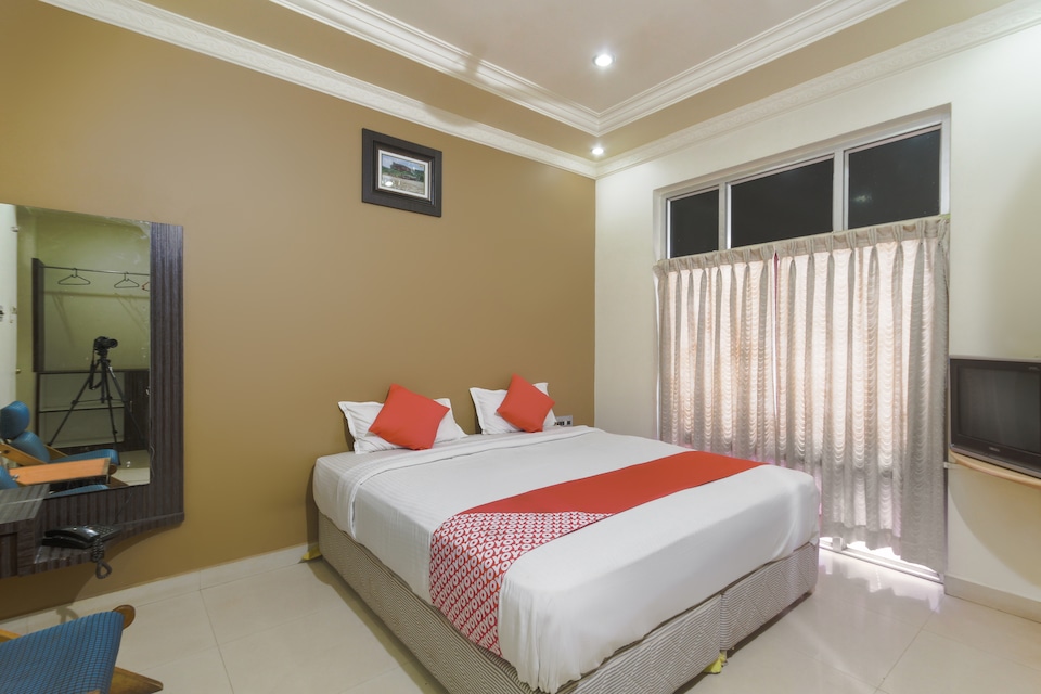 OYO 47369 Mookambika Deluxe, Gadag, Gadag