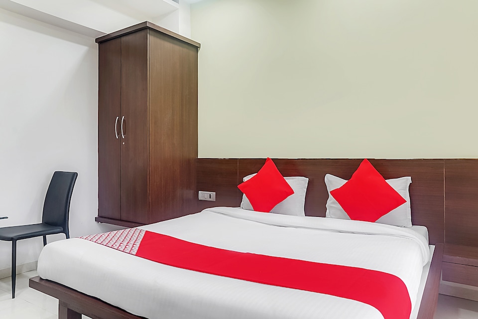 Capital O 47371 Hotel Shiva's Inn, Trimbakeshwar Nashik, Nashik