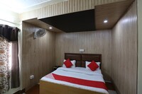 OYO 47372 The White Orchid