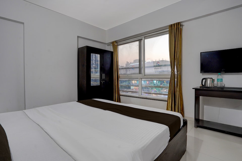 Collection O Magarpatta City Formerly Ekab Hospitality, Magarpatta Pune, Pune