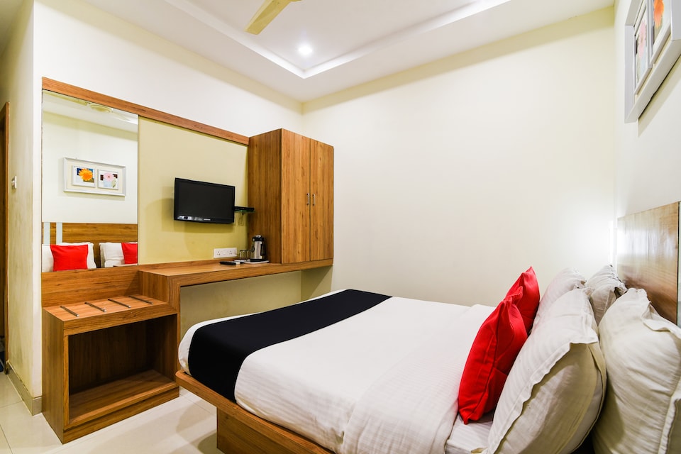 Capital O 47377 Bhavani Guest Inn, Nellore Bus Station-II, Nellore