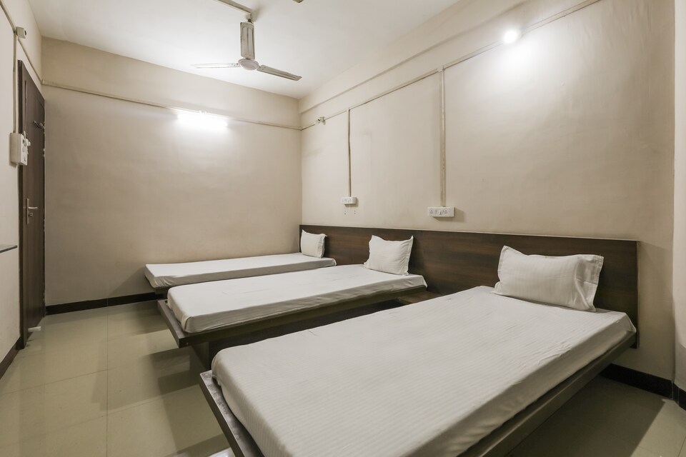 SPOT ON 47392 Hotel Trimurti, Khandwa, Khandwa