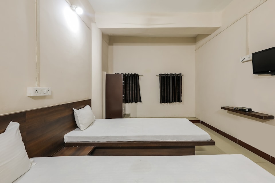 SPOT ON 47392 Hotel Trimurti, Khandwa, Khandwa