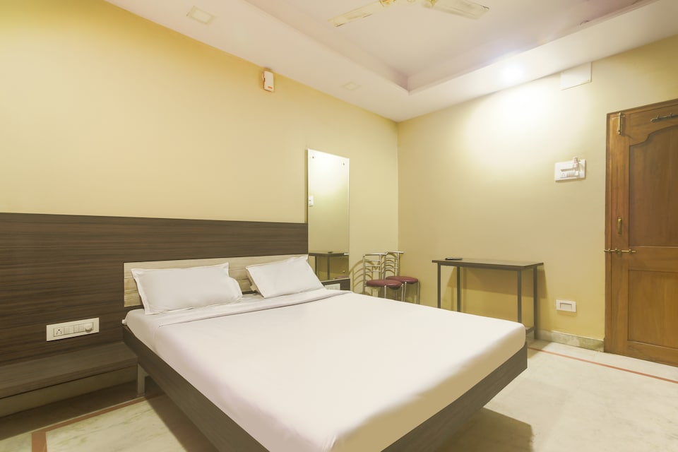 SPOT ON 47409 New Suvarna Ashirvad Lodge, Belgaum, Belgaum