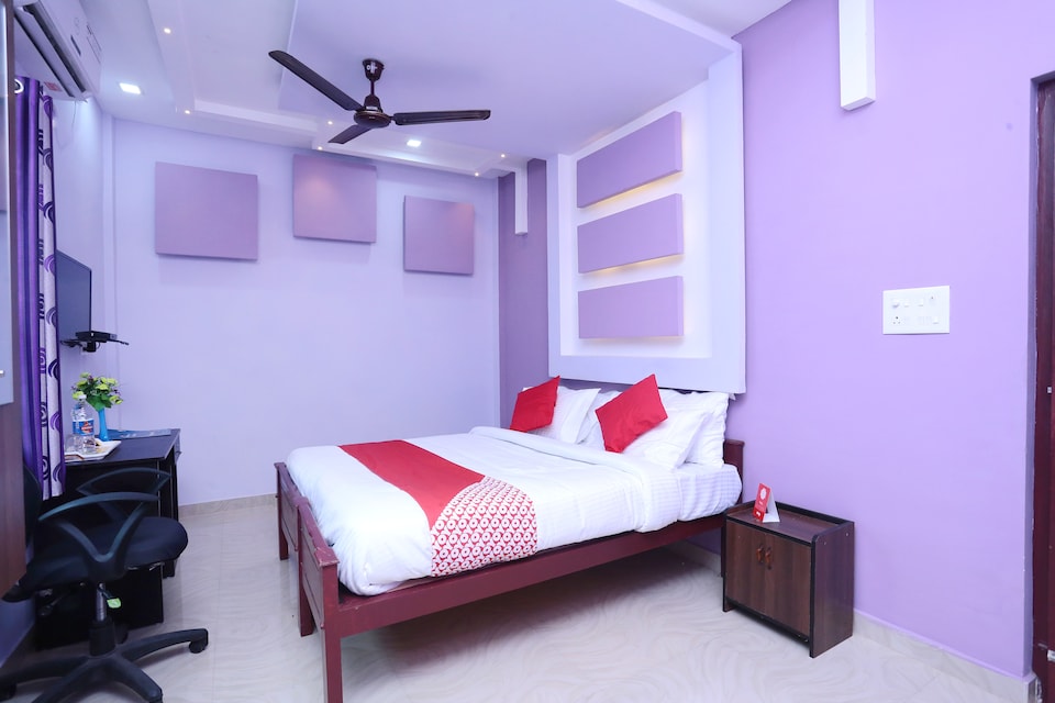 OYO 4706 Chalil Residency, Tripunithura, Kochi