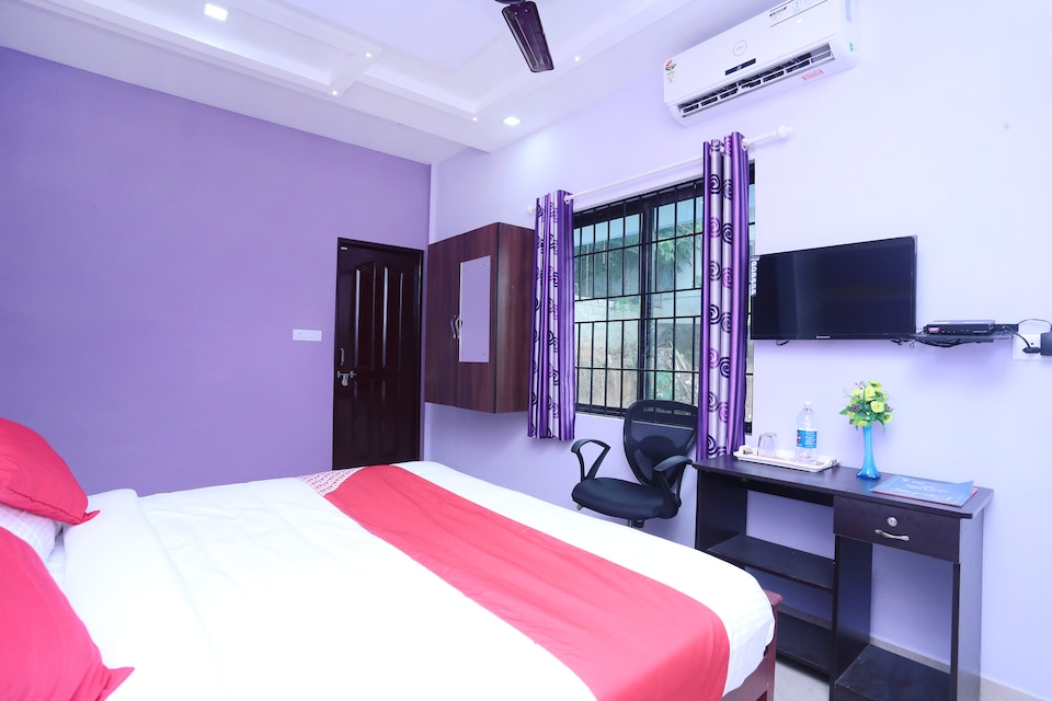 OYO 4706 Chalil Residency, Tripunithura, Kochi