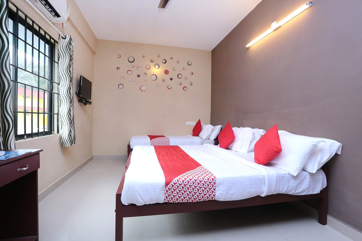 OYO 4706 Chalil Residency Kochi - Kochi Hotel Reviews, Photos, Offers