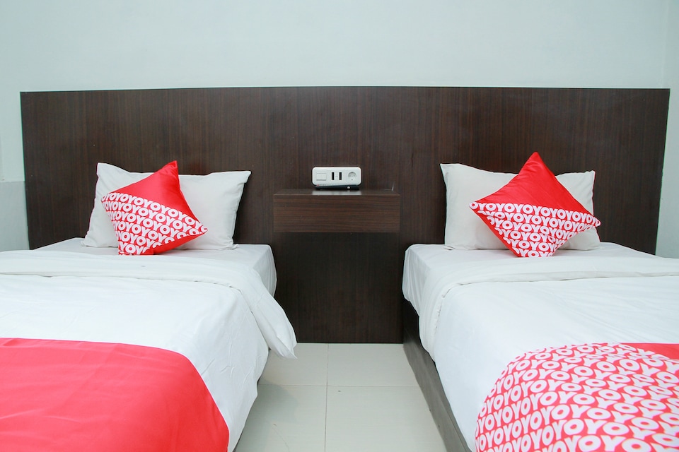 OYO 1325 Grand Wisata Hotel, Palu Kota, Palu