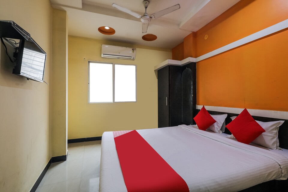 OYO 47433 Hotel Everest Palace, Mahakal Temple 2, Ujjain