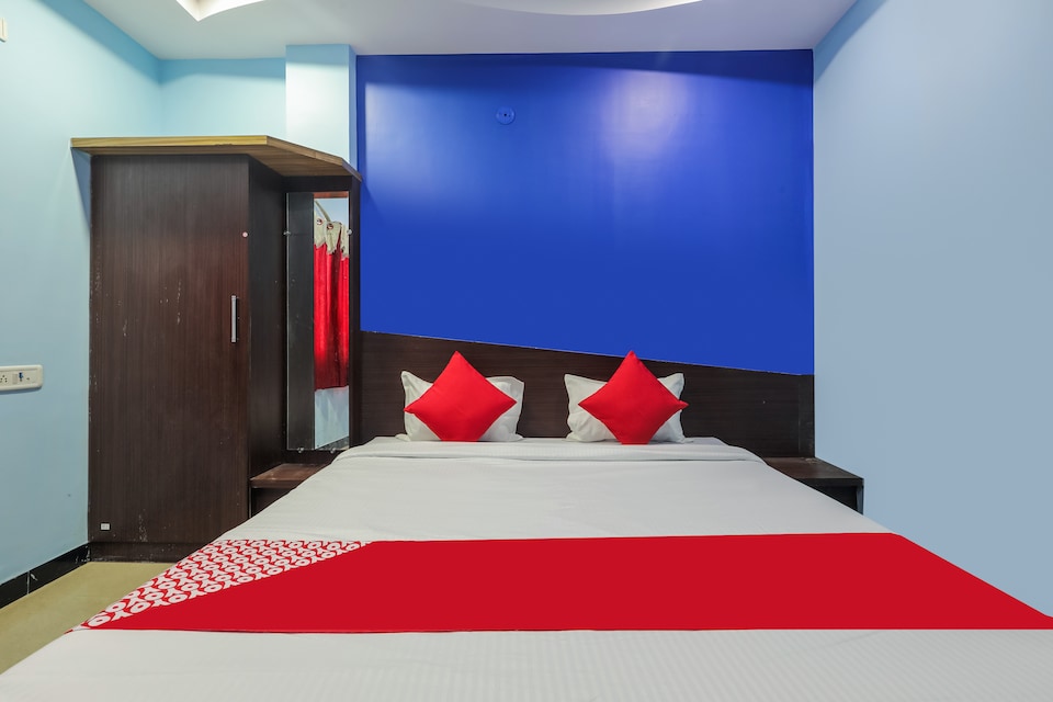 OYO 47433 Hotel Everest Palace, Mahakal Temple 2, Ujjain