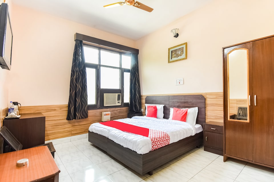 OYO 47441 Hotel The Ascent, Baddi, Baddi
