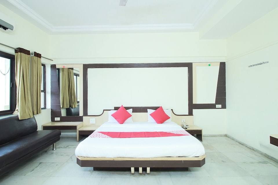 Collection O Hotel Bagdia International, Jalna city, Jalna