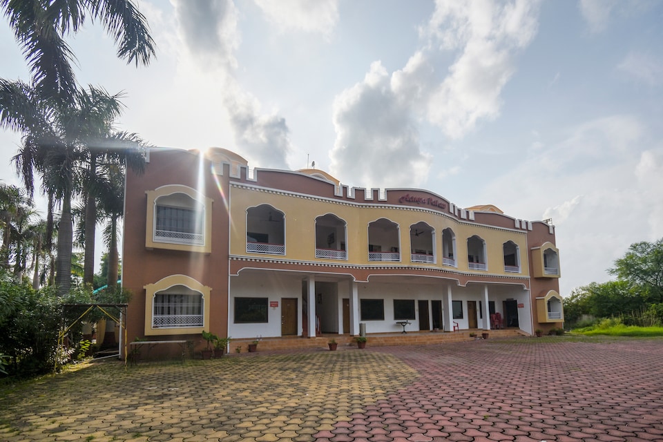 OYO 47464 Hotel The Country Club, Bilaspur, Bilaspur