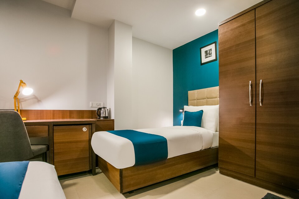 SilverKey Executive Stays 47467 Opposite Marol Metro Pillar 278, Mumbai International Airport, Mumbai