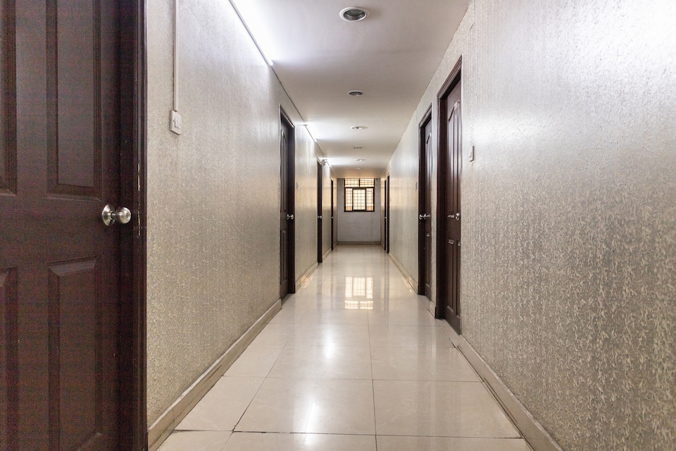 SPOT ON 47477 Hotel Maurya Paradise Inn, Mathikere Bangalore-II, Bangalore