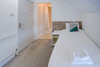 Cardiff Riverside Hotel by Belvilla